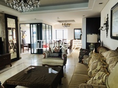 94BEAA5F-6FAA-4A1F-9159-72F081431897