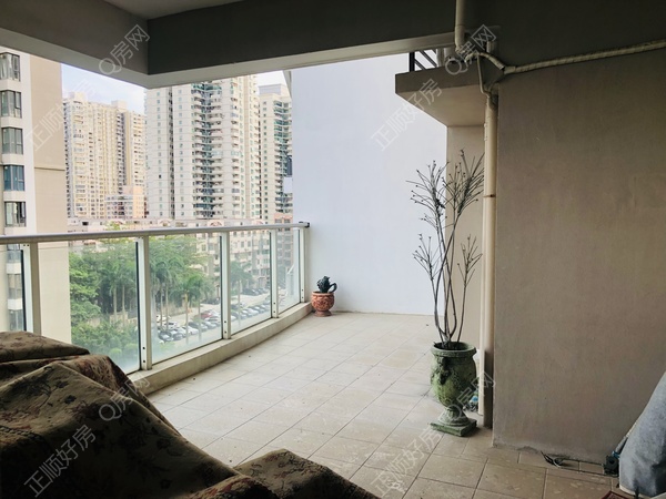 5A14763F-8201-4C04-BE64-F1BBFDF47CD7