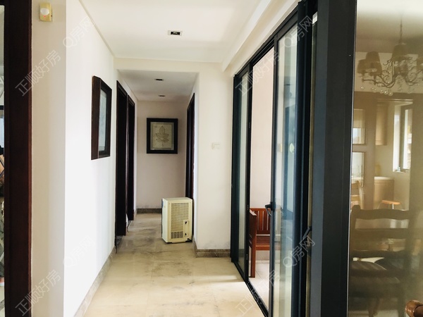 EB143A19-5B14-4EDA-9972-597097C9483C